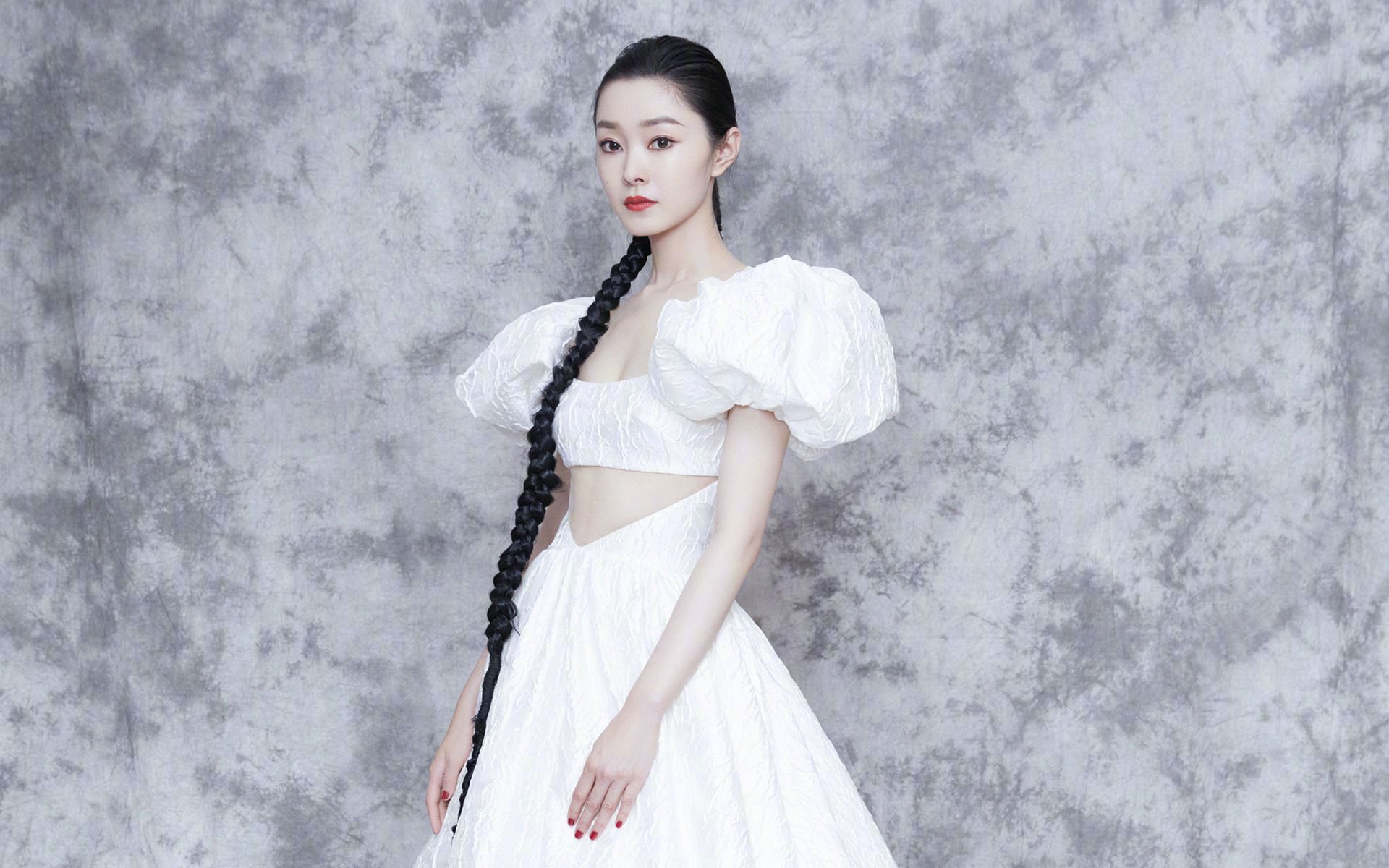 申花中场核心复出，球队雄心勃勃冲击冠军，申花中场成员